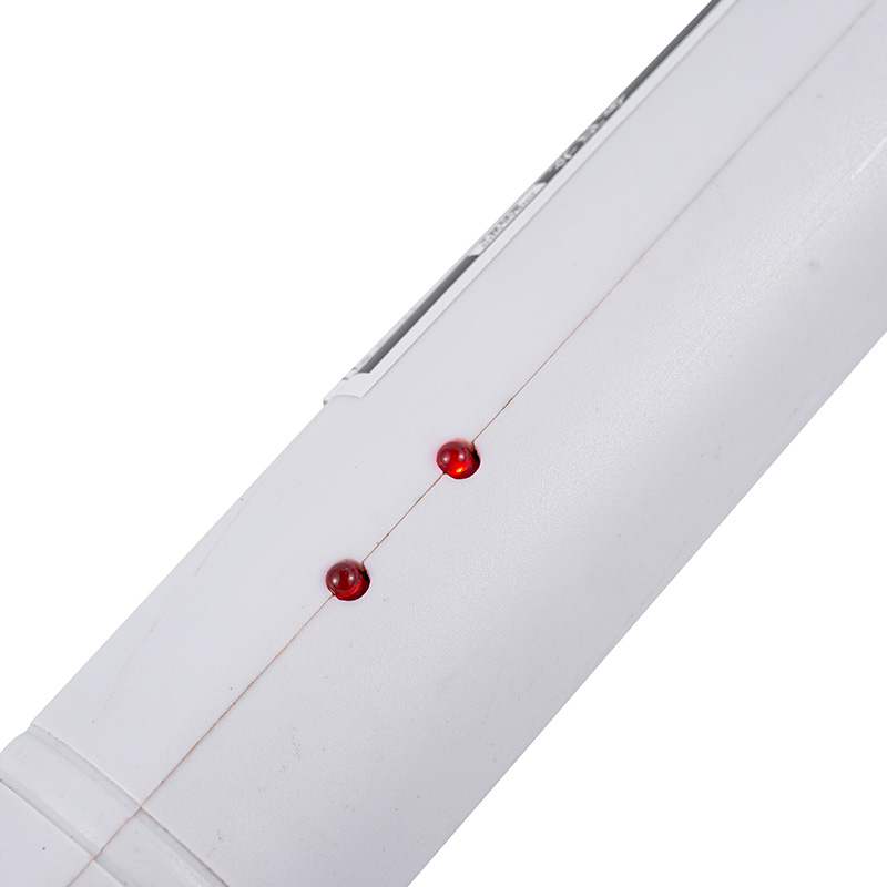 Flacher Stecker und wiederaufladbare elektrische Mückenklatsche mit Pflaumenblüten