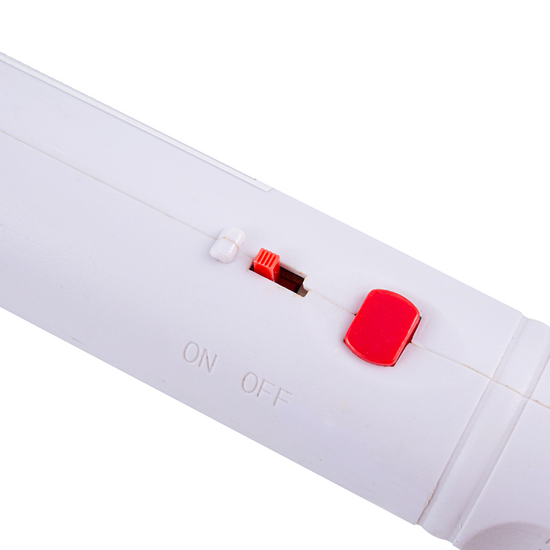 Flacher Stecker und wiederaufladbare elektrische Mückenklatsche mit Pflaumenblüten