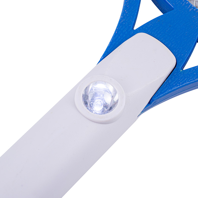 Flacher Stecker und wiederaufladbare elektrische Mückenklatsche mit Pflaumenblüten